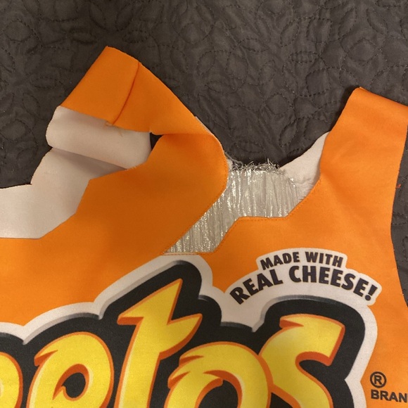 FLAMING HOT CHEETO COSTUME BY SPIRIT HALLOWEEN - Picture 3 of 6